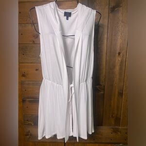 NWT Great Cover Up ! Vacay ready ! Size Large White Swim hooded cover up